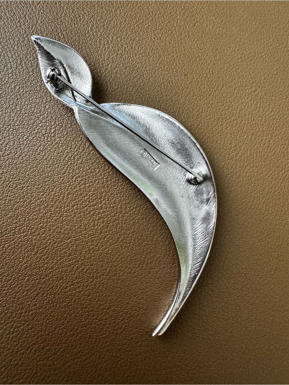 Vintage Trifari Silver Leaf-Shaped Feather Brooch - Picture 3 of 6
